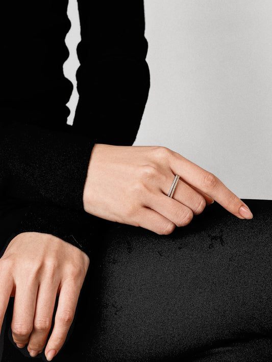 Interlock Slim Ring with Pavé Diamonds