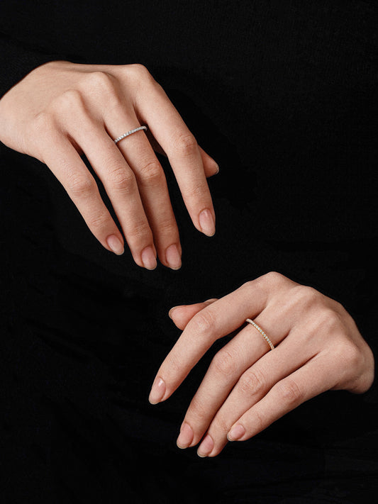 Interlock Slim Ring with Pavé Diamonds