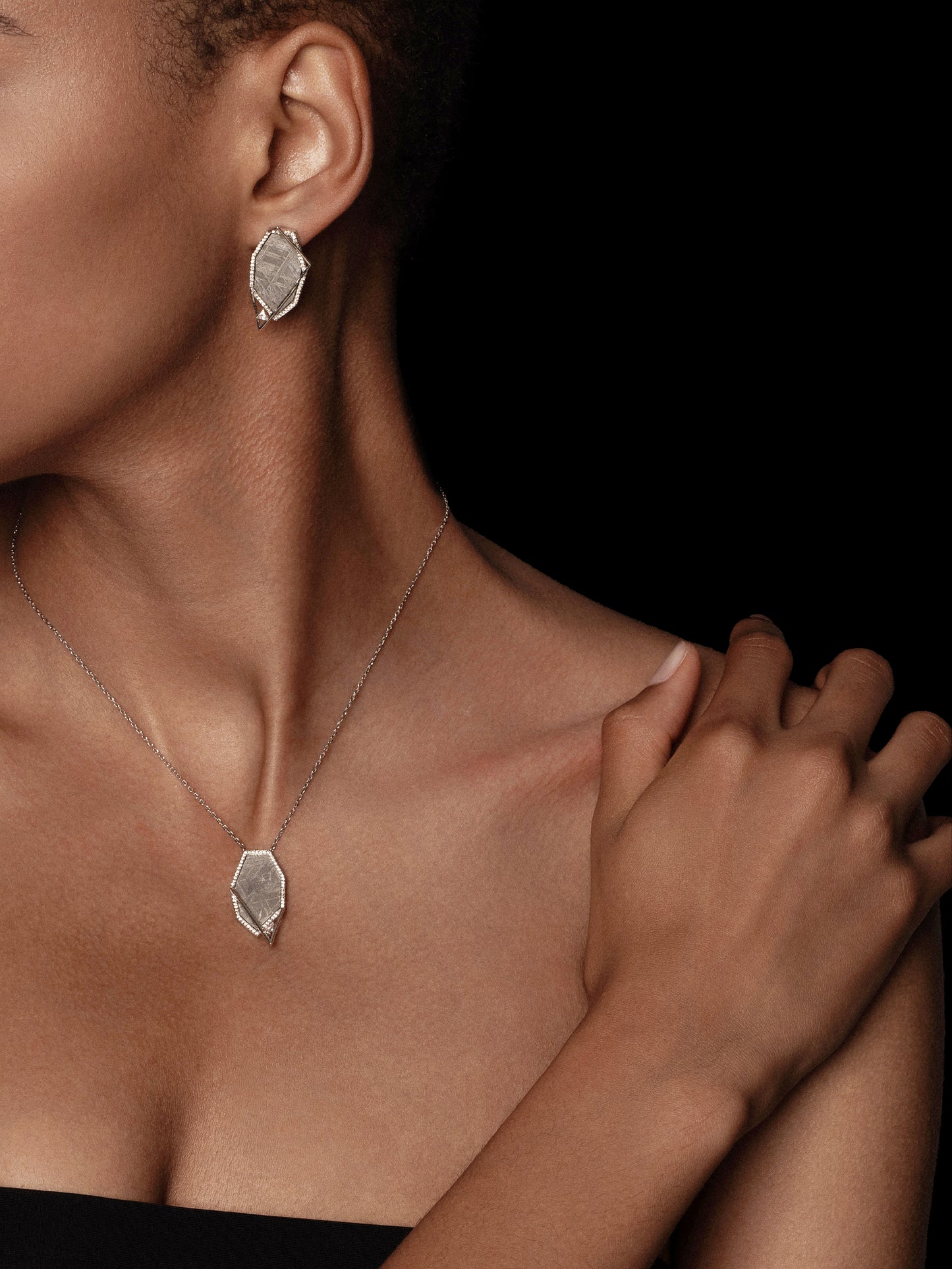 Polygon Muonionalusta Meteorite Pavé Bezel Stud Earrings