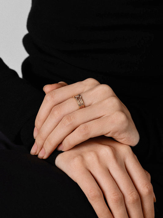 Equilibrium Ring with Diamonds