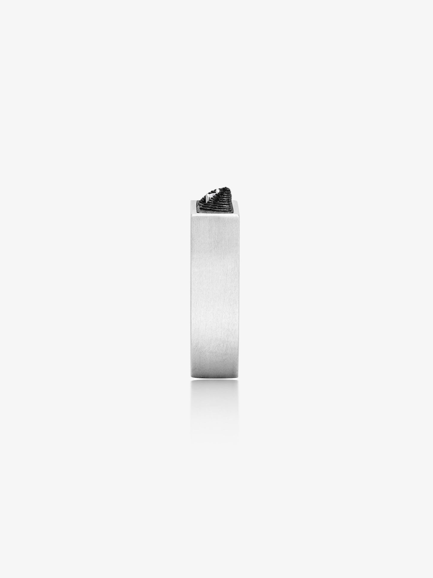 Round Diamond Carbon Fiber Statement Narrow Band Ring