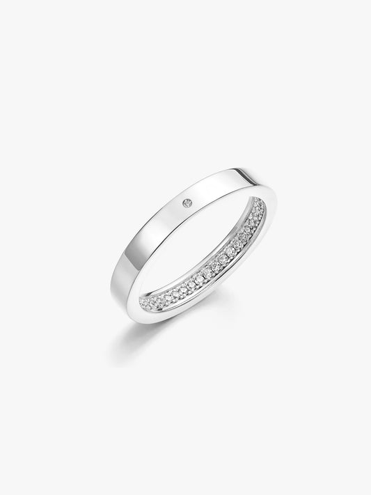 Interlock Wide Ring with Pavé Diamonds