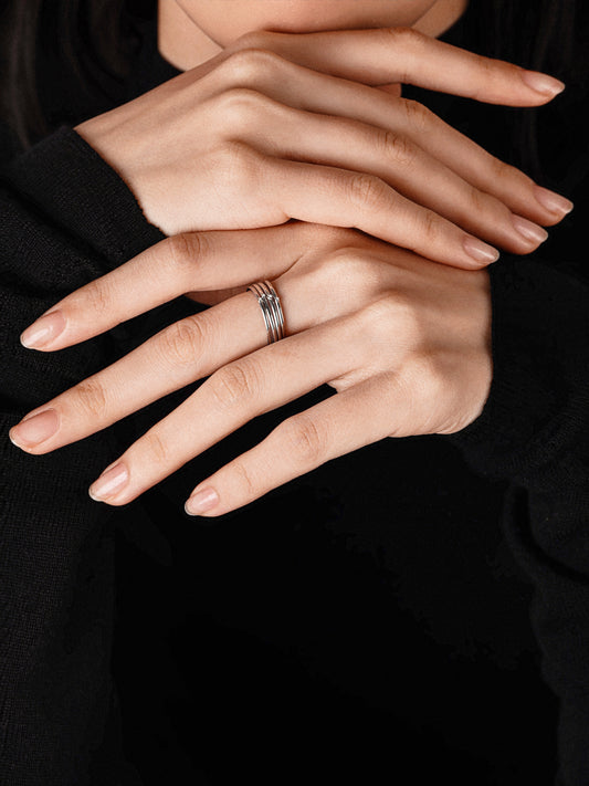 Equilibrium Ring  with Diamonds