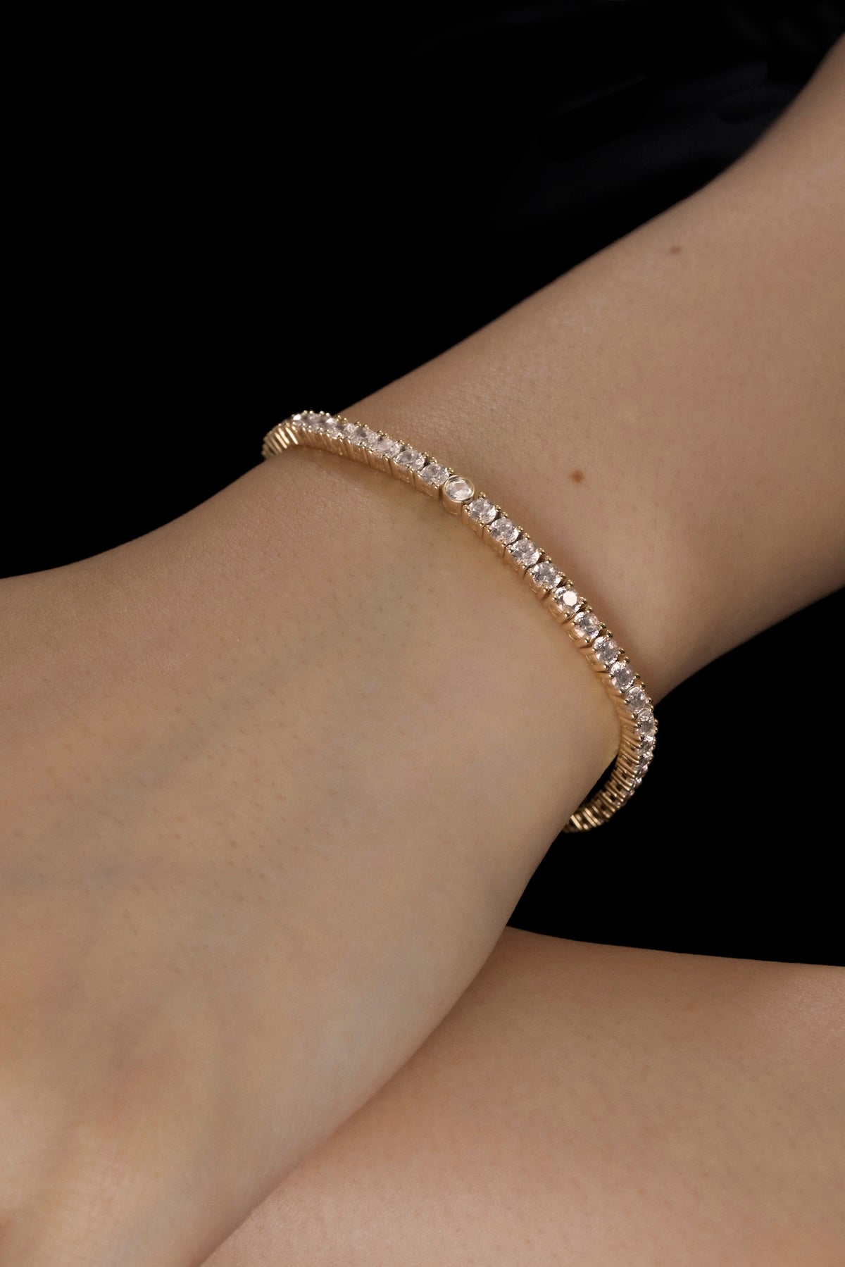 LEPOON Continuous Diamond Bracelet