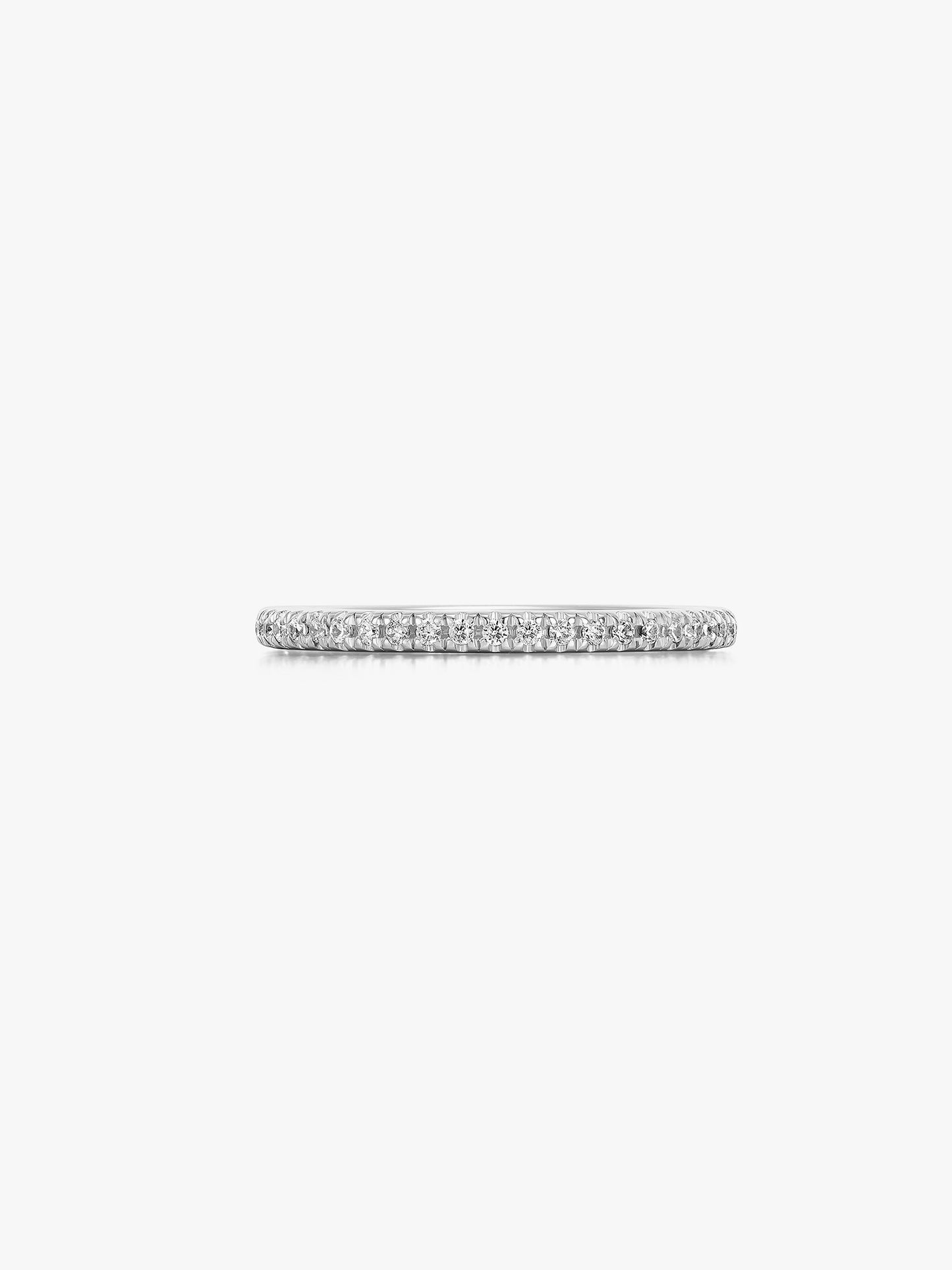 Interlock Slim Ring with Pavé Diamonds