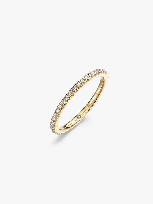 Interlock Slim Ring with Pavé Diamonds