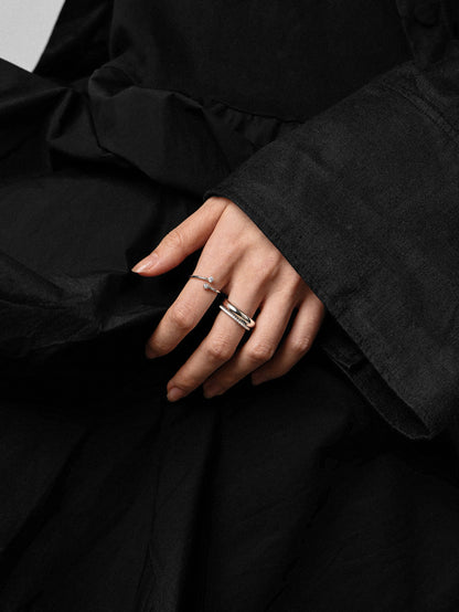 Interlock Slim Ring with Pavé Diamonds